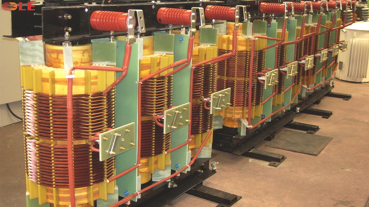 Vacuum pressure impregnation transformer, viết tắt là VPI.