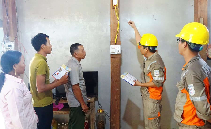 Điện về vùng cao