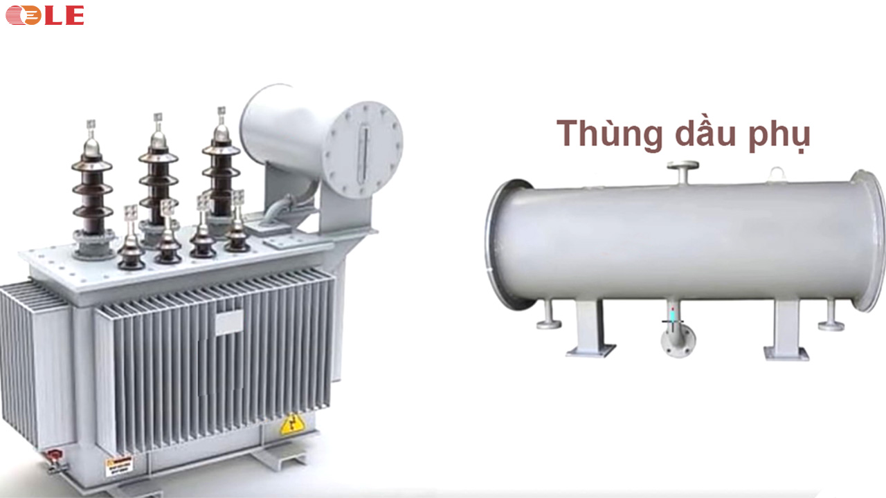 Thùng dầu phụ của máy biến áp dầu.