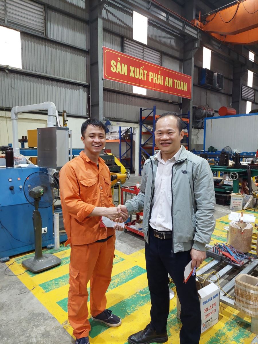 Máy biến áp LE chúc mừng sinh nhật CBCNV Công ty