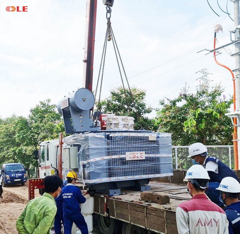 Hình ảnh đóng điện máy biến áp LE dưới thời tiết nắng nóng