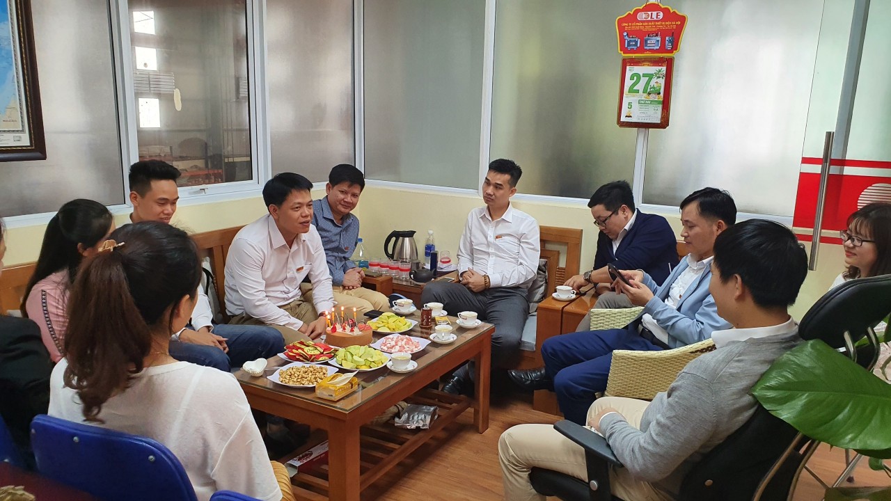 Công Đoàn máy biến áp LE tổ chức sinh nhật cho Cán bộ nhân viên công ty