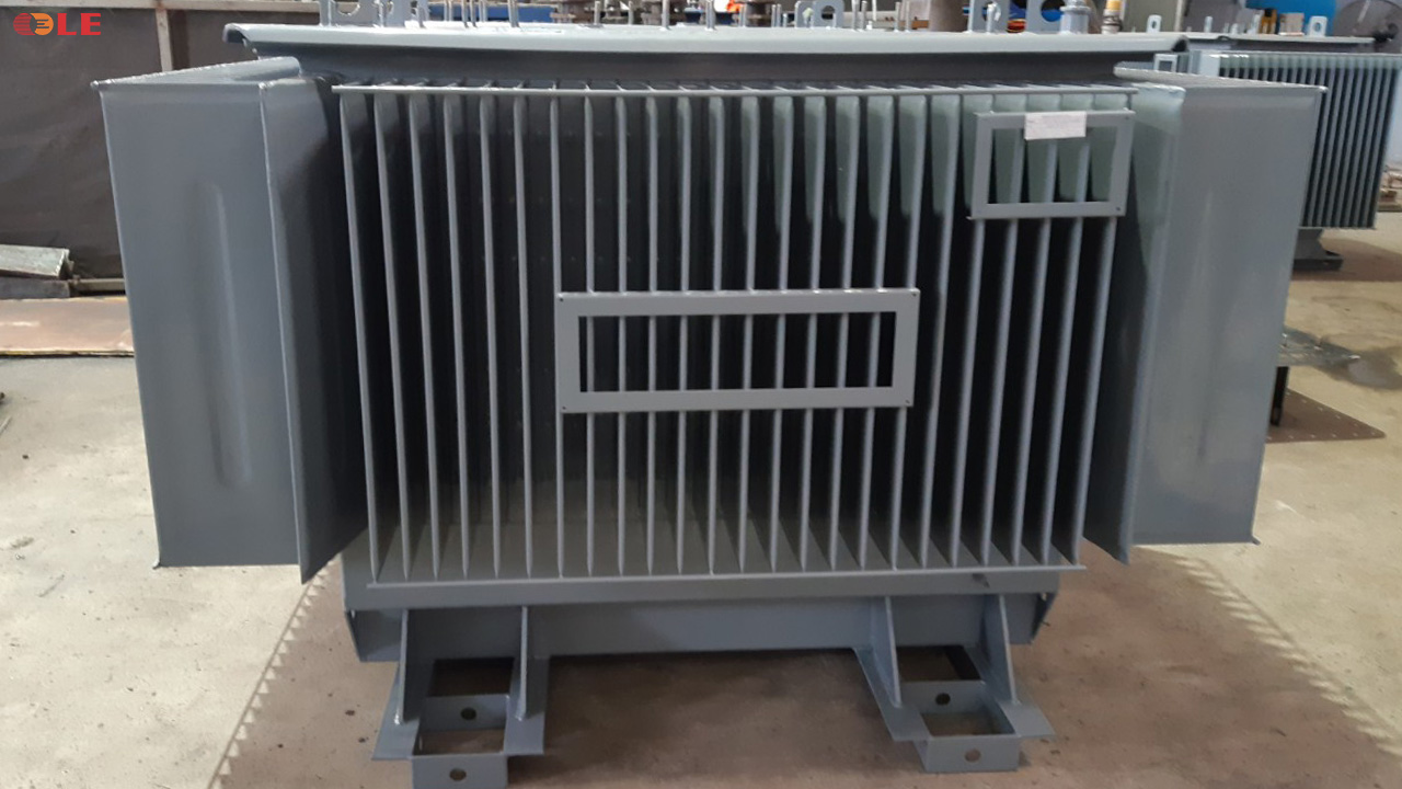 Dây chuyền sản xuất vỏ máy bao gồm các thiết bị cơ khí chính xác, được nhập khẩu từ các nước tiên tiến trên thế giới.